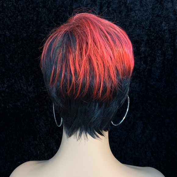 Short Red/Black Effortless Style Synthetic Wig - Picture 2 of 3